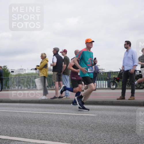 29.06.2025 - hella hamburg halbmarathon Luisa Fischer http://msf.ph/oto/8500745 29.06.2025 10:06:35 Kennedybrücke 3001, 1114, 1885, 2594, 2759, 3001, 4307, 4511, 6217, 6391, 7006, 7935, 8614, 9453 meine-sportfotos.de