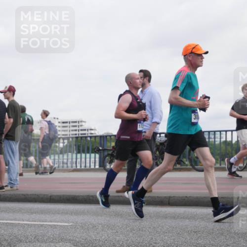 29.06.2025 - hella hamburg halbmarathon Luisa Fischer http://msf.ph/oto/8500750 29.06.2025 10:06:35 Kennedybrücke 172, 30, 1114, 1885, 2594, 2759, 3001, 4307, 4511, 6217, 6391, 7006, 7935, 8614, 9453 meine-sportfotos.de