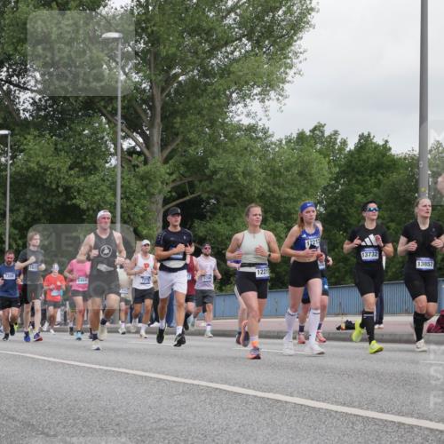 29.06.2025 - hella hamburg halbmarathon Luisa Fischer http://msf.ph/oto/8500754 29.06.2025 10:06:40 Kennedybrücke 16113, 7306, 1637, 16621, 5464, 6453, 7278, 565, 12211, 12212, 13732, 13857, 12377, 1885, 2594, 2759, 4307, 4511, 4587, 5384, 5396, 5464, 6391, 7006, 7277, 7278, 7279, 7306, 7935, 9453 meine-sportfotos.de