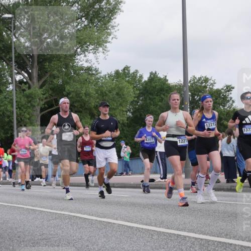 29.06.2025 - hella hamburg halbmarathon Luisa Fischer http://msf.ph/oto/8500769 29.06.2025 10:06:42 Kennedybrücke 7306, 1637, 16621, 5464, 6453, 7277, 4307, 12212, 13732, 1221, 13857, 2594, 4307, 4511, 4587, 5384, 5396, 5464, 6391, 6453, 7006, 7277, 7278, 7279, 7306, 7935 meine-sportfotos.de