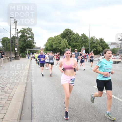 29.06.2025 - hella hamburg halbmarathon Jannik Wohlers http://msf.ph/oto/8500772 29.06.2025 10:57:26 Lombardsbrücke 1123, 1242, 1248, 1265, 2015, 2451, 2567, 2900, 3191, 3644, 3954, 4059, 4521, 4830, 5632, 6316, 6337, 6916, 7172, 7193, 7556, 8159, 8474, 8713, 8773, 9059, 9233, 9318, 9394, 9398, 9436, 9607, 9613, 9840, 10070, 10352, 10380, 10461, 10513, 10551, 10560, 10578, 10629, 10630, 10912, 11013, 11026, 11193, 11263, 11266, 11267, 11353, 11377, 13176, 13352, 13364, 13804, 13882, 14290, 14453, 14507, 15510, 15552, 15800, 15956, 16082 meine-sportfotos.de