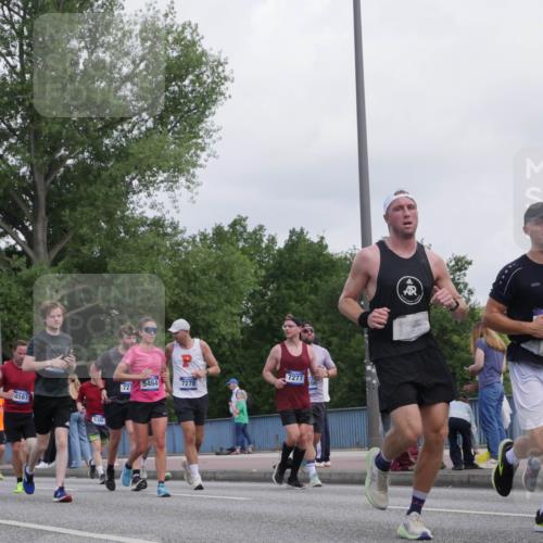 29.06.2025 - hella hamburg halbmarathon Luisa Fischer http://msf.ph/oto/8500783 29.06.2025 10:06:43 Kennedybrücke 7306, 17550, 1402, 7277, 5464, 7278, 727, 4587, 985, 97, 2594, 4307, 4587, 5384, 5396, 5464, 6391, 6453, 7006, 7277, 7278, 7279, 7306, 7935 meine-sportfotos.de