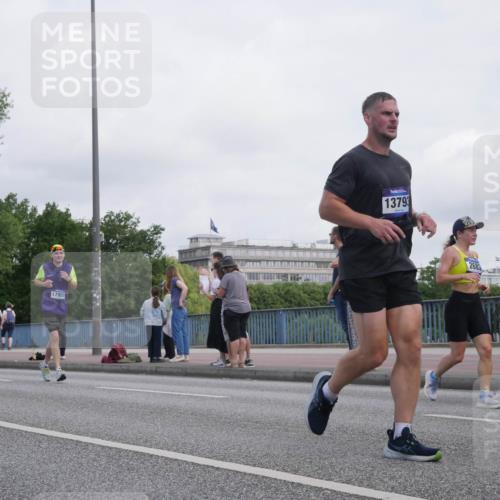 29.06.2025 - hella hamburg halbmarathon Luisa Fischer http://msf.ph/oto/8500827 29.06.2025 10:06:56 Kennedybrücke 1450, 17955, 13793, 268, 18999, 1450, 2683, 4095, 5058, 5613, 8421, 8422, 8423, 8469, 8484, 9899, 10389 meine-sportfotos.de