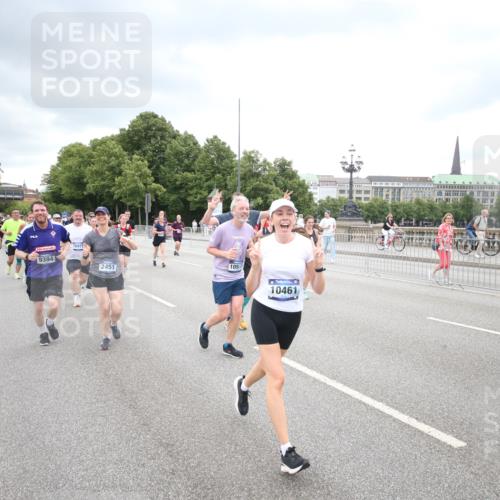 29.06.2025 - hella hamburg halbmarathon Jannik Wohlers http://msf.ph/oto/8500830 29.06.2025 10:57:27 Lombardsbrücke 1123, 1242, 1248, 1265, 2015, 2451, 2567, 2900, 3191, 3644, 3936, 3954, 4059, 4429, 4521, 4830, 6316, 6337, 6916, 7172, 7193, 7556, 8159, 8474, 8713, 8773, 9059, 9394, 9398, 9436, 9607, 9613, 9840, 10070, 10352, 10380, 10461, 10513, 10551, 10560, 10578, 10629, 10630, 10737, 10912, 11013, 11026, 11193, 11263, 11266, 11267, 11353, 11377, 13176, 13352, 13364, 13804, 13882, 14290, 14453, 14507, 15510, 15552, 15800, 15956, 16082 meine-sportfotos.de