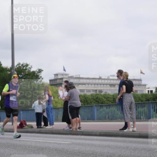 29.06.2025 - hella hamburg halbmarathon Luisa Fischer http://msf.ph/oto/8500831 29.06.2025 10:06:57 Kennedybrücke 1795, 1450, 2683, 4095, 5058, 5613, 6142, 8421, 8422, 8423, 8469, 8484, 9899, 10389 meine-sportfotos.de