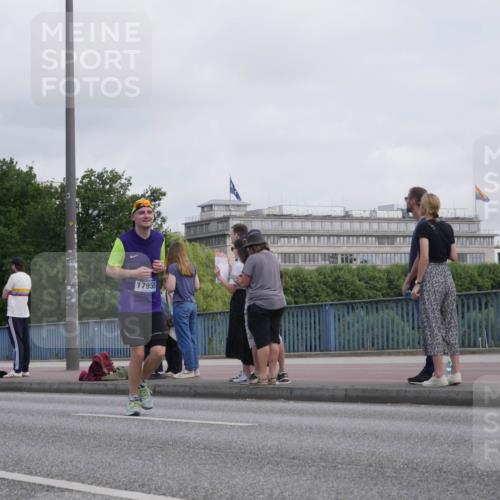 29.06.2025 - hella hamburg halbmarathon Luisa Fischer http://msf.ph/oto/8500833 29.06.2025 10:06:57 Kennedybrücke 4095, 17955, 1450, 2683, 4095, 5058, 5613, 6142, 8421, 8422, 8423, 8469, 8484, 9899, 10389 meine-sportfotos.de