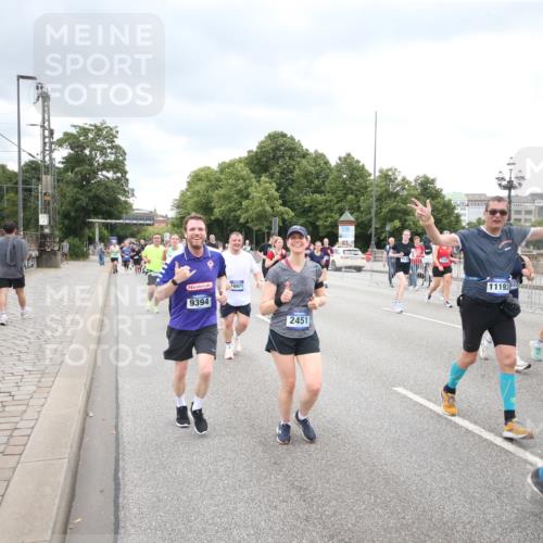29.06.2025 - hella hamburg halbmarathon Jannik Wohlers http://msf.ph/oto/8500851 29.06.2025 10:57:28 Lombardsbrücke 1123, 1242, 1248, 1388, 2015, 2451, 2567, 2900, 3191, 3644, 3936, 3954, 4059, 4429, 4521, 4830, 6316, 6337, 6916, 7172, 7193, 7556, 8159, 8474, 8713, 8773, 9059, 9394, 9398, 9436, 9607, 9613, 9840, 10070, 10352, 10380, 10461, 10513, 10551, 10560, 10578, 10629, 10630, 10737, 10912, 11013, 11026, 11193, 11263, 11266, 11267, 11353, 11377, 11392, 11732, 13176, 13352, 13358, 13364, 13553, 13804, 13882, 14290, 14453, 14507, 14685, 15510, 15552, 15800, 15956, 16082 meine-sportfotos.de