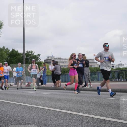 29.06.2025 - hella hamburg halbmarathon Luisa Fischer http://msf.ph/oto/8500873 29.06.2025 10:07:02 Kennedybrücke 6142, 8421, 8423, 13583, 8422, 1450, 8484, 1450, 2277, 4095, 4951, 5058, 6142, 7485, 8177, 8421, 8422, 8423, 8484, 9526, 9899 meine-sportfotos.de