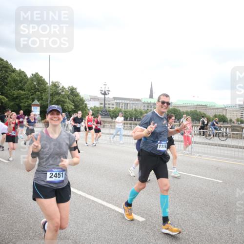 29.06.2025 - hella hamburg halbmarathon Jannik Wohlers http://msf.ph/oto/8500882 29.06.2025 10:57:29 Lombardsbrücke 1123, 1248, 1388, 2015, 2451, 2567, 2900, 3191, 3644, 3936, 4059, 4429, 4521, 5676, 6316, 6337, 6916, 7172, 7193, 7556, 8159, 8474, 8713, 8773, 9059, 9180, 9394, 9398, 9436, 9613, 9840, 10070, 10352, 10380, 10461, 10513, 10551, 10560, 10578, 10629, 10630, 10737, 10912, 11013, 11026, 11193, 11263, 11266, 11267, 11353, 11377, 11392, 11732, 13176, 13352, 13358, 13364, 13553, 13804, 13882, 14290, 14453, 14507, 14685, 15510, 15552, 15800, 15956, 16082 meine-sportfotos.de