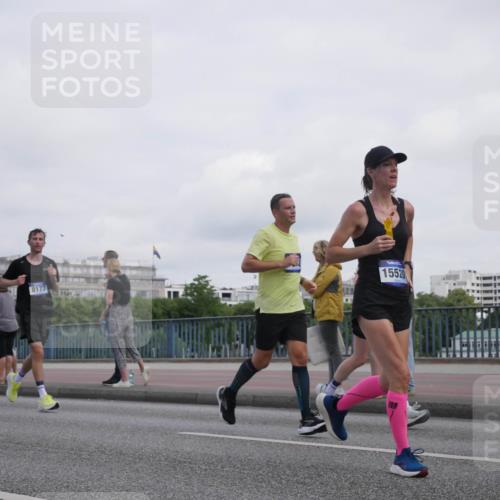 29.06.2025 - hella hamburg halbmarathon Luisa Fischer http://msf.ph/oto/8500886 29.06.2025 10:07:07 Kennedybrücke 11551, 8177, 15520, 1032, 1355, 1450, 2277, 2979, 4951, 5058, 5363, 6142, 7485, 8177, 8421, 8422, 8423, 9526 meine-sportfotos.de