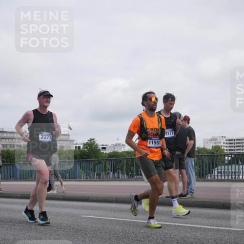 29.06.2025 - hella hamburg halbmarathon Luisa Fischer http://msf.ph/oto/8500901 29.06.2025 10:07:08 Kennedybrücke 2277, 11551, 8177, 1032, 1355, 1450, 2277, 2979, 4951, 5058, 5363, 6142, 7485, 8177, 8421, 8422, 8423, 9526 meine-sportfotos.de