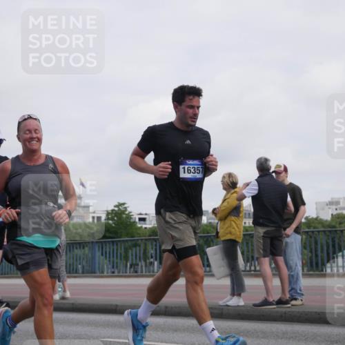 29.06.2025 - hella hamburg halbmarathon Luisa Fischer http://msf.ph/oto/8500929 29.06.2025 10:07:12 Kennedybrücke 37, 16357, 1032, 1161, 1355, 2277, 2979, 4488, 4951, 5363, 7485, 9526 meine-sportfotos.de