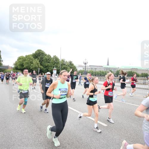 29.06.2025 - hella hamburg halbmarathon Jannik Wohlers http://msf.ph/oto/8500932 29.06.2025 10:57:31 Lombardsbrücke 1388, 2015, 2451, 2567, 2900, 3644, 3936, 4059, 4429, 5676, 6316, 6337, 7193, 7556, 7977, 7990, 8159, 8474, 8713, 8773, 9059, 9180, 9319, 9394, 9398, 9436, 9481, 9613, 9832, 9840, 10070, 10352, 10380, 10461, 10513, 10551, 10560, 10578, 10629, 10630, 10635, 10737, 10912, 11013, 11026, 11193, 11263, 11266, 11267, 11353, 11377, 11392, 11732, 12122, 13176, 13352, 13358, 13364, 13553, 13804, 13882, 14290, 14453, 14507, 14685, 15510, 15552, 15800, 15956, 16082, 16349 meine-sportfotos.de
