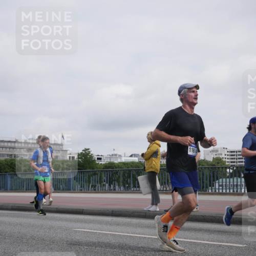 29.06.2025 - hella hamburg halbmarathon Luisa Fischer http://msf.ph/oto/8500959 29.06.2025 10:07:15 Kennedybrücke 63, 11614, 297, 1032, 1161, 1355, 2979, 3488, 4488, 4951, 5363, 6706, 7485, 9526 meine-sportfotos.de