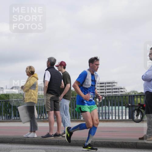 29.06.2025 - hella hamburg halbmarathon Luisa Fischer http://msf.ph/oto/8500976 29.06.2025 10:07:17 Kennedybrücke 363, 1032, 1161, 1367, 2979, 3488, 4488, 5363, 6706 meine-sportfotos.de