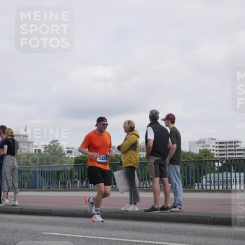 29.06.2025 - hella hamburg halbmarathon Luisa Fischer http://msf.ph/oto/8501008 29.06.2025 10:07:21 Kennedybrücke 11511, 3488, 1161, 1367, 3488, 4488, 5976, 6706, 6709, 10756 meine-sportfotos.de