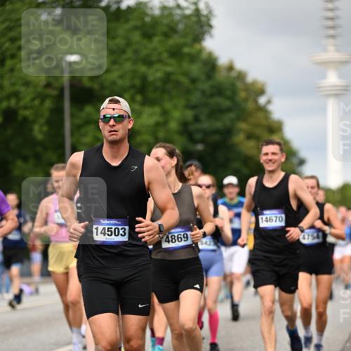 29.06.2025 - hella hamburg halbmarathon Dr. Thomas Lammeyer http://msf.ph/oto/8501018 29.06.2025 10:24:52 Kennedybrücke 1011, 1154, 1471, 2053, 2064, 2101, 2834, 2923, 3781, 3842, 4154, 4166, 4288, 4754, 4869, 5181, 5811, 5812, 6608, 6844, 6951, 7131, 8025, 8113, 8146, 8724, 8738, 8940, 9005, 9011, 9236, 9873, 9981, 10039, 10041, 10350, 10585, 10613, 10647, 10754, 11100, 11145 meine-sportfotos.de