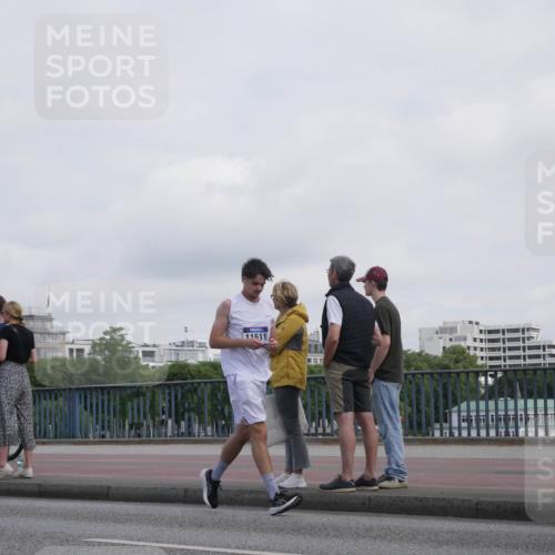 29.06.2025 - hella hamburg halbmarathon Luisa Fischer http://msf.ph/oto/8501021 29.06.2025 10:07:23 Kennedybrücke 11511, 1161, 1367, 1377, 1674, 3488, 4488, 5976, 6706, 6709, 10756 meine-sportfotos.de