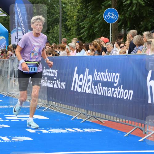 29.06.2025 - hella hamburg halbmarathon Strokosch-Dieckow http://msf.ph/oto/8501043 29.06.2025 10:53:08 Ziel 2111, 2208, 3059, 3258, 3334, 4121, 7383, 7864, 8273, 8361, 8587, 9093, 9142, 9537, 12155, 12875, 14323, 15179, 16929, 16986, 19208 meine-sportfotos.de