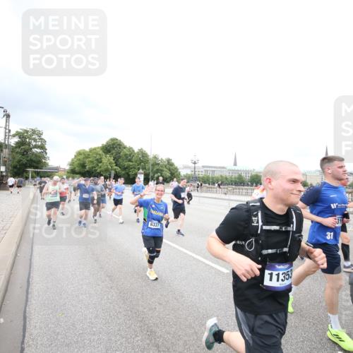 29.06.2025 - hella hamburg halbmarathon Jannik Wohlers http://msf.ph/oto/8501054 29.06.2025 10:57:39 Lombardsbrücke 1388, 2169, 2273, 2275, 3644, 3936, 4429, 5676, 5782, 6316, 6337, 7193, 7556, 7783, 7977, 7990, 8439, 8440, 8441, 8442, 8474, 8512, 8713, 8773, 8888, 9180, 9319, 9398, 9436, 9481, 9832, 10058, 10380, 10560, 10635, 10737, 10912, 10937, 11037, 11263, 11353, 11392, 11615, 11636, 11732, 12122, 13176, 13218, 13352, 13358, 13364, 13553, 13804, 14453, 14507, 14533, 14634, 14685, 15282, 15510, 15552, 15800, 15916, 16329, 16349, 17881 meine-sportfotos.de