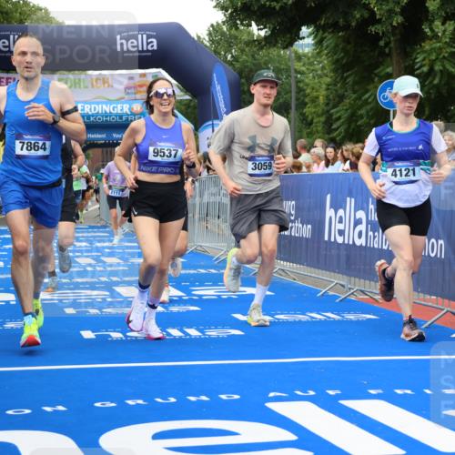 29.06.2025 - hella hamburg halbmarathon Strokosch-Dieckow http://msf.ph/oto/8501069 29.06.2025 10:53:04 Ziel 2111, 2208, 3059, 3258, 3334, 4121, 7509, 7864, 8587, 9093, 9537, 12155, 12367, 12519, 12910, 14323, 14791, 15430, 16986, 18590, 18720, 19208 meine-sportfotos.de
