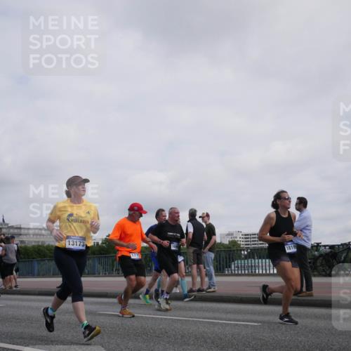 29.06.2025 - hella hamburg halbmarathon Luisa Fischer http://msf.ph/oto/8501096 29.06.2025 10:07:32 Kennedybrücke 5354, 5365, 13173, 177, 18199, 1377, 1674, 3413, 4904, 5354, 5365, 5976, 6709, 10213, 10756 meine-sportfotos.de