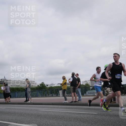 29.06.2025 - hella hamburg halbmarathon Luisa Fischer http://msf.ph/oto/8501121 29.06.2025 10:07:35 Kennedybrücke 1614, 5354, 1377, 1674, 2011, 3413, 4904, 5354, 5365, 10213 meine-sportfotos.de