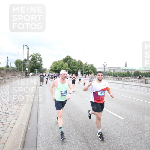 29.06.2025 - hella hamburg halbmarathon Jannik Wohlers http://msf.ph/oto/8501142 29.06.2025 10:57:42 Lombardsbrücke 1388, 2169, 2273, 2275, 3644, 3936, 4117, 4429, 5104, 5676, 5782, 6316, 6337, 6825, 7262, 7556, 7783, 7977, 7990, 8439, 8440, 8441, 8442, 8512, 8713, 8888, 9180, 9319, 9398, 9436, 9481, 9832, 10058, 10380, 10462, 10560, 10635, 10737, 10937, 11037, 11263, 11353, 11392, 11615, 11636, 11732, 12122, 13218, 13352, 13358, 13364, 13469, 13553, 13804, 14453, 14507, 14533, 14634, 14685, 15282, 15510, 15552, 15916, 16329, 16349, 17881 meine-sportfotos.de