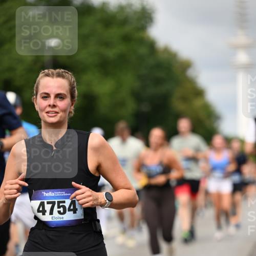 29.06.2025 - hella hamburg halbmarathon Dr. Thomas Lammeyer http://msf.ph/oto/8501167 29.06.2025 10:24:56 Kennedybrücke 1011, 2053, 2064, 2101, 2834, 2923, 2986, 3161, 3781, 3842, 4154, 4166, 4288, 4754, 4869, 5181, 5811, 5812, 6608, 6844, 6951, 7131, 8025, 8113, 8146, 8724, 8738, 8940, 9005, 9011, 9236, 9873, 9981, 10039, 10350, 10585, 10613, 10647, 10754, 11100, 11145 meine-sportfotos.de