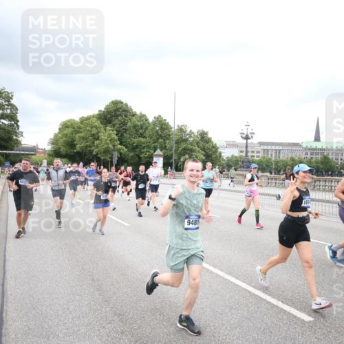 29.06.2025 - hella hamburg halbmarathon Jannik Wohlers http://msf.ph/oto/8501176 29.06.2025 10:57:44 Lombardsbrücke 1001, 1388, 2043, 2169, 2273, 2275, 3644, 3936, 4117, 4429, 5104, 5676, 5782, 6316, 6337, 6825, 7262, 7556, 7664, 7783, 7977, 7990, 8076, 8439, 8440, 8441, 8442, 8512, 8713, 8888, 9180, 9319, 9398, 9436, 9481, 9832, 10058, 10380, 10462, 10560, 10635, 10737, 10937, 11037, 11263, 11353, 11392, 11615, 11636, 11732, 12122, 13218, 13226, 13352, 13358, 13364, 13469, 13553, 13804, 14453, 14507, 14533, 14634, 14685, 15282, 15510, 15552, 15916, 16048, 16329, 16349, 17881 meine-sportfotos.de