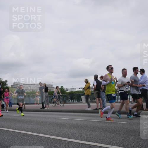 29.06.2025 - hella hamburg halbmarathon Luisa Fischer http://msf.ph/oto/8501189 29.06.2025 10:07:45 Kennedybrücke 14, 7852, 8217, 1832, 201, 1299, 1316, 2011, 2463, 2698, 4146, 6311, 8089, 8217 meine-sportfotos.de