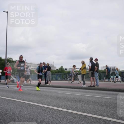 29.06.2025 - hella hamburg halbmarathon Luisa Fischer http://msf.ph/oto/8501193 29.06.2025 10:07:45 Kennedybrücke 18525, 4146, 18520, 8217, 1316, 2011, 2463, 2698, 4146, 6311, 8089, 8217 meine-sportfotos.de