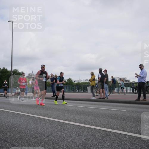 29.06.2025 - hella hamburg halbmarathon Luisa Fischer http://msf.ph/oto/8501196 29.06.2025 10:07:46 Kennedybrücke 414, 1852, 8217, 1316, 2011, 2463, 2698, 4146, 6311, 8089, 8217, 9280 meine-sportfotos.de
