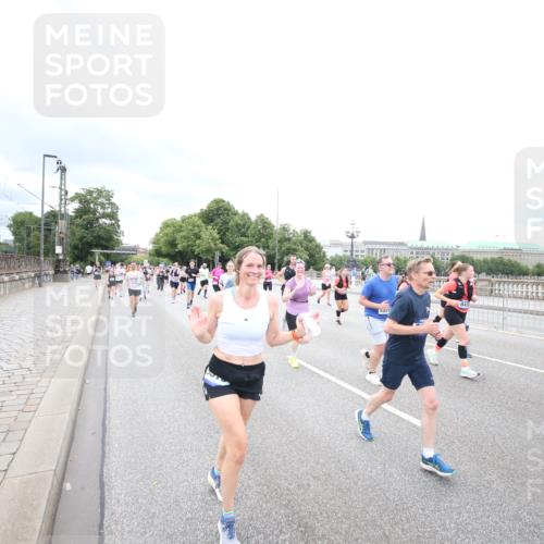 29.06.2025 - hella hamburg halbmarathon Jannik Wohlers http://msf.ph/oto/8501219 29.06.2025 10:57:48 Lombardsbrücke 1001, 1388, 1845, 2043, 2169, 2273, 2275, 3936, 4117, 4429, 5104, 5676, 5782, 6825, 7262, 7617, 7664, 7783, 7977, 7990, 8076, 8439, 8440, 8441, 8442, 8512, 8888, 9180, 9239, 9319, 9481, 9636, 9832, 10058, 10462, 10473, 10635, 10737, 10937, 11037, 11392, 11615, 11636, 11708, 11732, 12122, 12433, 13218, 13226, 13355, 13356, 13358, 13469, 13553, 14533, 14634, 14685, 15282, 15916, 16048, 16329, 16349, 16408, 17881 meine-sportfotos.de