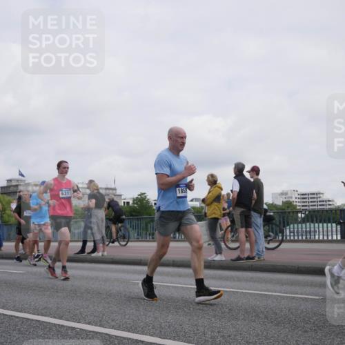 29.06.2025 - hella hamburg halbmarathon Luisa Fischer http://msf.ph/oto/8501221 29.06.2025 10:07:49 Kennedybrücke 808, 9280, 6311, 1852, 1316, 2463, 2698, 3994, 4146, 6311, 8089, 8217, 9280 meine-sportfotos.de