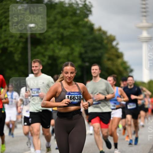 29.06.2025 - hella hamburg halbmarathon Dr. Thomas Lammeyer http://msf.ph/oto/8501228 29.06.2025 10:24:58 Kennedybrücke 1011, 2053, 2101, 2325, 2834, 2923, 2986, 3161, 3781, 3842, 4082, 4154, 4166, 4288, 4754, 4869, 5181, 5811, 5812, 6275, 6308, 6608, 6844, 6951, 7131, 8025, 8113, 8146, 8724, 8940, 9005, 9011, 9236, 9873, 9981, 10039, 10350, 10585, 10613, 10647, 10754, 11100, 11145 meine-sportfotos.de