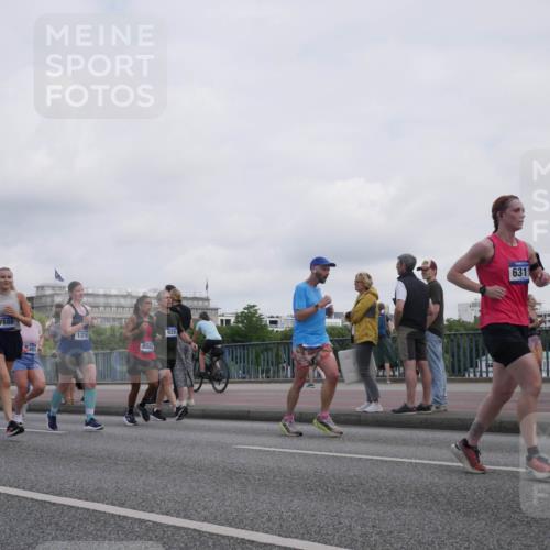29.06.2025 - hella hamburg halbmarathon Luisa Fischer http://msf.ph/oto/8501236 29.06.2025 10:07:50 Kennedybrücke 5, 15532, 7686, 1316, 8089, 9280, 6311, 1316, 2463, 2698, 3994, 4146, 6311, 8089, 8217, 9280, 10100, 10709 meine-sportfotos.de