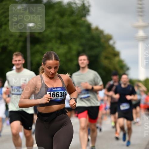 29.06.2025 - hella hamburg halbmarathon Dr. Thomas Lammeyer http://msf.ph/oto/8501248 29.06.2025 10:24:59 Kennedybrücke 1011, 2053, 2101, 2325, 2834, 2923, 2986, 3161, 3781, 3813, 3842, 4082, 4154, 4166, 4288, 4754, 4869, 5181, 5811, 5812, 6275, 6308, 6608, 6844, 6951, 8025, 8113, 8146, 8724, 8940, 9005, 9011, 9236, 9981, 10039, 10350, 10585, 10602, 10613, 10647, 11100, 11145 meine-sportfotos.de