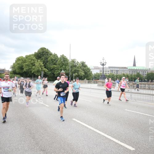 29.06.2025 - hella hamburg halbmarathon Jannik Wohlers http://msf.ph/oto/8501267 29.06.2025 10:57:50 Lombardsbrücke 1001, 1845, 2043, 2169, 2273, 2275, 3540, 4117, 5104, 5676, 5782, 6825, 7262, 7617, 7664, 7783, 7977, 7990, 8076, 8439, 8440, 8441, 8442, 8512, 8888, 9123, 9180, 9239, 9319, 9481, 9636, 9832, 10058, 10462, 10473, 10635, 10937, 11037, 11615, 11636, 11708, 12122, 12433, 13218, 13226, 13355, 13356, 13469, 14533, 14584, 14634, 15282, 15916, 16048, 16329, 16349, 16408, 16878, 17227, 17228, 17881 meine-sportfotos.de