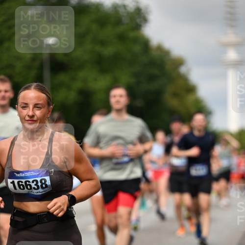 29.06.2025 - hella hamburg halbmarathon Dr. Thomas Lammeyer http://msf.ph/oto/8501268 29.06.2025 10:24:59 Kennedybrücke 1011, 2053, 2101, 2325, 2834, 2923, 2986, 3161, 3781, 3813, 3842, 4082, 4154, 4166, 4288, 4754, 4869, 5181, 5811, 5812, 6275, 6308, 6608, 6844, 6951, 8025, 8113, 8146, 8724, 8940, 9005, 9011, 9236, 9981, 10039, 10350, 10585, 10602, 10613, 10647, 11100, 11145 meine-sportfotos.de