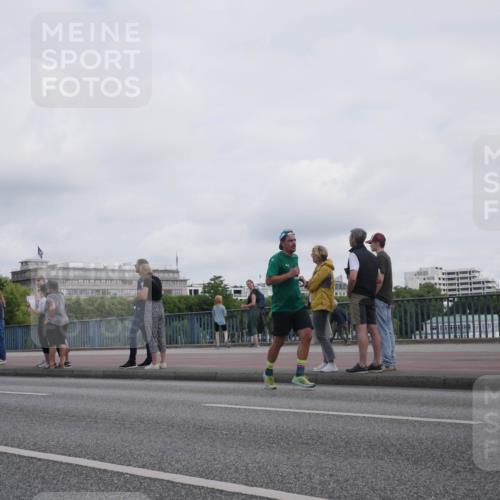 29.06.2025 - hella hamburg halbmarathon Luisa Fischer http://msf.ph/oto/8501278 29.06.2025 10:07:55 Kennedybrücke 1126, 1559, 2424, 2463, 2698, 2852, 3994, 4293, 4538, 9280, 10100, 10709, 10834 meine-sportfotos.de