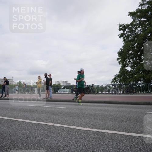 29.06.2025 - hella hamburg halbmarathon Luisa Fischer http://msf.ph/oto/8501290 29.06.2025 10:07:57 Kennedybrücke 1126, 1559, 2424, 2540, 2852, 3994, 4293, 4538, 7017, 9280, 10100, 10709, 10834 meine-sportfotos.de