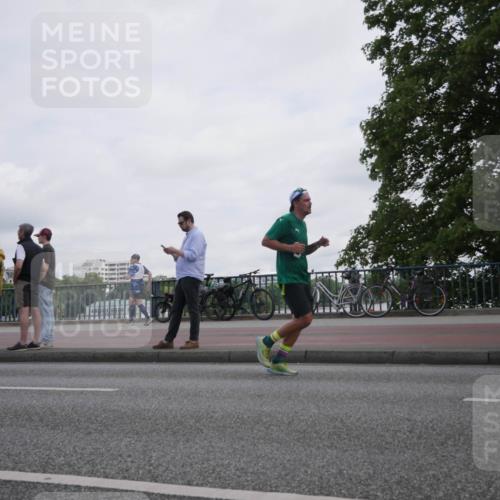 29.06.2025 - hella hamburg halbmarathon Luisa Fischer http://msf.ph/oto/8501294 29.06.2025 10:07:57 Kennedybrücke 1126, 1559, 2424, 2540, 2852, 3994, 4293, 4538, 7017, 9280, 10100, 10709, 10834 meine-sportfotos.de