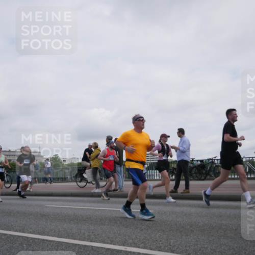 29.06.2025 - hella hamburg halbmarathon Luisa Fischer http://msf.ph/oto/8501320 29.06.2025 10:08:00 Kennedybrücke 1559, 1711, 10834, 07, 1126, 1347, 1559, 2424, 2540, 2852, 3994, 4293, 4538, 7017, 10100, 10709, 10834 meine-sportfotos.de
