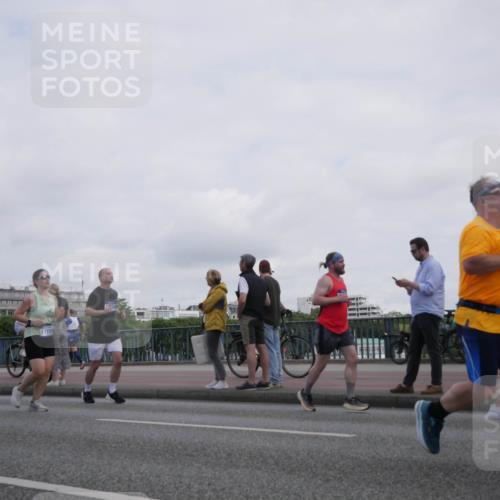 29.06.2025 - hella hamburg halbmarathon Luisa Fischer http://msf.ph/oto/8501324 29.06.2025 10:08:01 Kennedybrücke 1559, 171, 1126, 1347, 1559, 2424, 2540, 2852, 4293, 4538, 7017, 10100, 10709, 10834 meine-sportfotos.de
