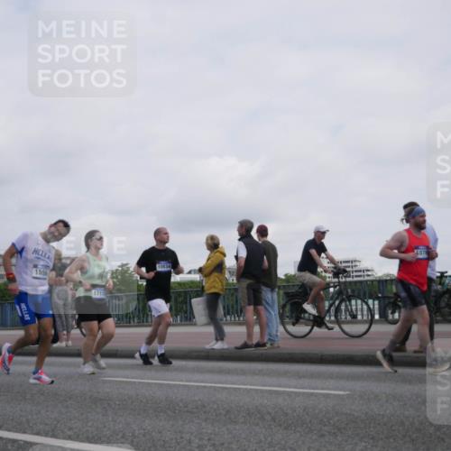 29.06.2025 - hella hamburg halbmarathon Luisa Fischer http://msf.ph/oto/8501327 29.06.2025 10:08:01 Kennedybrücke 1559, 17113, 10834, 4070, 1126, 1347, 1559, 2424, 2540, 2852, 4293, 4538, 7017, 10100, 10709, 10834 meine-sportfotos.de