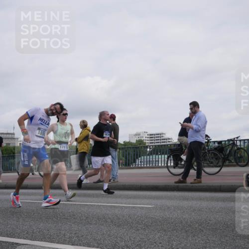 29.06.2025 - hella hamburg halbmarathon Luisa Fischer http://msf.ph/oto/8501330 29.06.2025 10:08:02 Kennedybrücke 1559, 17113, 10834, 10, 1126, 1347, 1559, 2424, 2540, 2852, 4293, 4538, 6907, 6908, 7017, 10100, 10709, 10834 meine-sportfotos.de