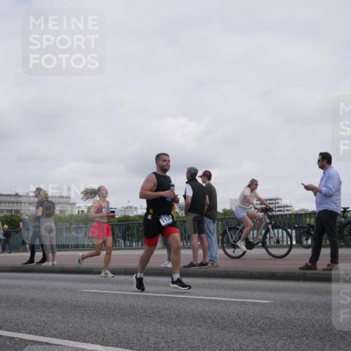 29.06.2025 - hella hamburg halbmarathon Luisa Fischer http://msf.ph/oto/8501343 29.06.2025 10:08:03 Kennedybrücke 4538, 18098, 1126, 171, 1126, 1347, 1559, 2424, 2540, 2852, 4293, 4538, 6907, 6908, 7017, 10100, 10709, 10834 meine-sportfotos.de