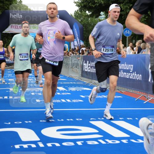 29.06.2025 - hella hamburg halbmarathon Strokosch-Dieckow http://msf.ph/oto/8501345 29.06.2025 10:52:58 Ziel 1257, 1258, 2099, 2208, 3059, 3258, 3334, 4121, 4557, 4558, 4770, 5907, 7509, 7864, 8139, 8587, 8720, 8955, 9093, 9537, 10724, 12155, 12367, 12519, 12910, 14323, 14791, 15430, 18590, 18720, 19208 meine-sportfotos.de