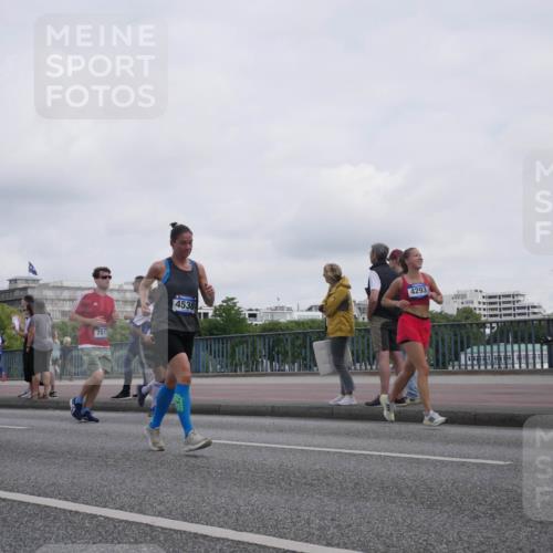 29.06.2025 - hella hamburg halbmarathon Luisa Fischer http://msf.ph/oto/8501349 29.06.2025 10:08:04 Kennedybrücke 2852, 7017, 4538, 4293, 1126, 1347, 1559, 2424, 2540, 2852, 4293, 4538, 6907, 6908, 7017, 10834 meine-sportfotos.de